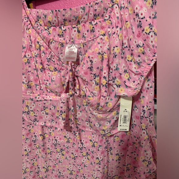 NWT. No Boundaries. Juniors’ Floral Top and Skirt Set, 2-Piece. - Picture 5 of 6